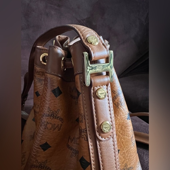 MCM MADE IN GERMANY BUCKET BAG - Picture 7 of 13